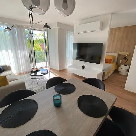 Clyde-Premium Lelle Waterfront Private Apartment Balatonlelle Exterior photo