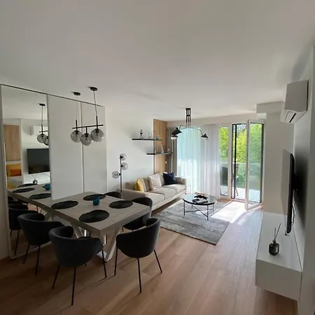 Clyde-Premium Lelle Waterfront Private Apartment Balatonlelle Exterior photo