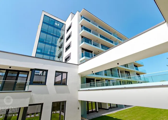 Clyde-Premium Lelle Waterfront Private Apartment