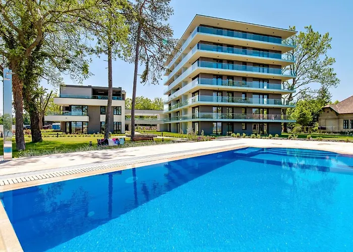 Clyde-Premium Lelle Waterfront Private Apartment